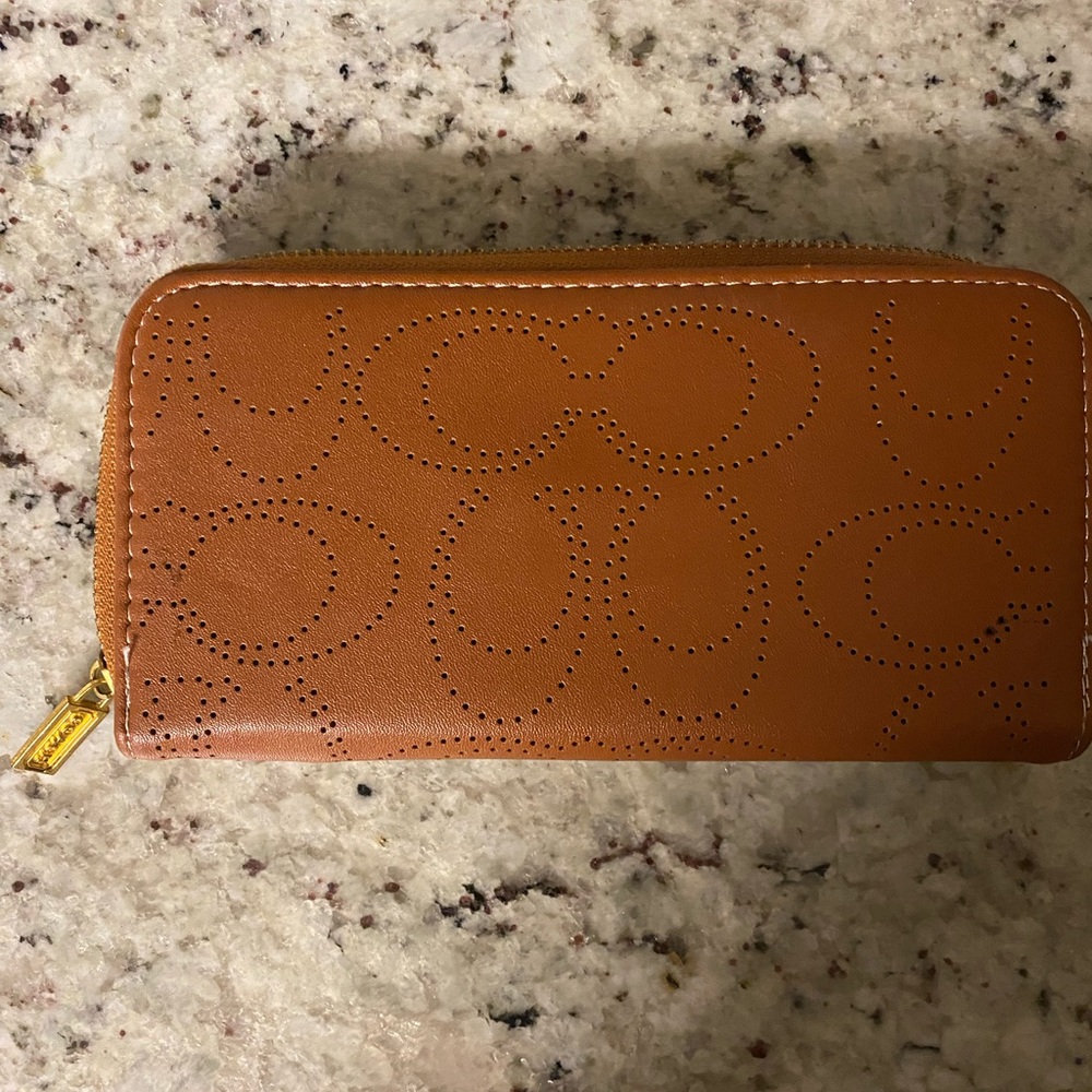 Coach Hand Bag - Picture 2 of 3
